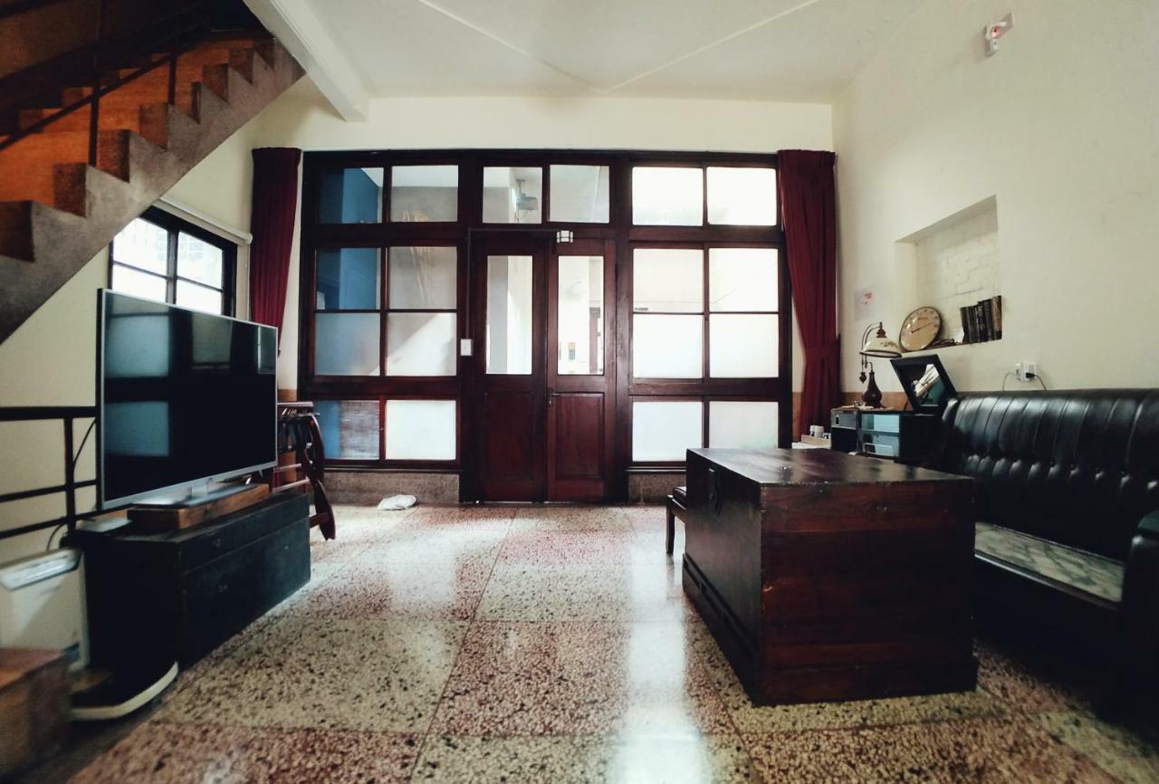 Goin Old House & Bar Apartment Tainan Exterior photo